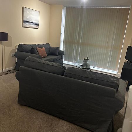 Stylish 2 Bedroom Apartment-Short Term Lets & Serviced Accomodation Ρίντινγκ Εξωτερικό φωτογραφία
