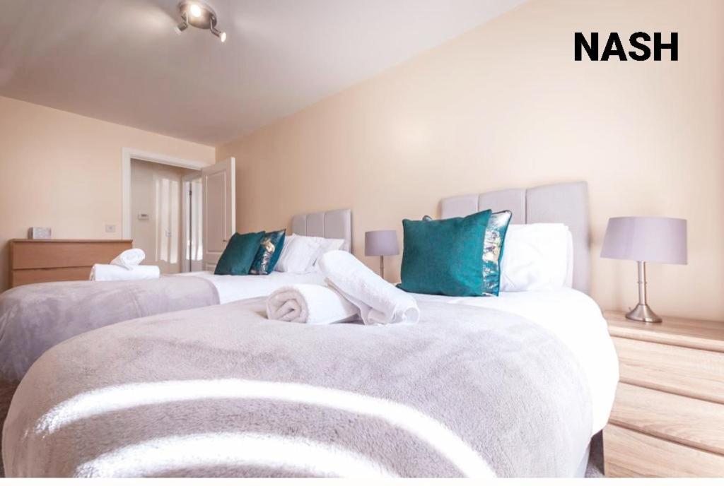 Stylish 2 Bedroom Apartment-Short Term Lets & Serviced Accomodation Ρίντινγκ Εξωτερικό φωτογραφία